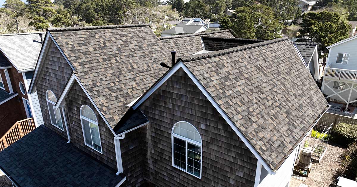 Houses on the beach in Lincoln City, sporting brand new Pfeifer Roofing roofs